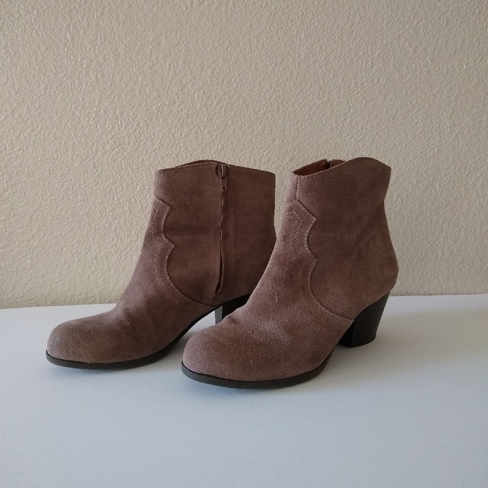 Lucky Brand Tan Suede Zipper Booties
